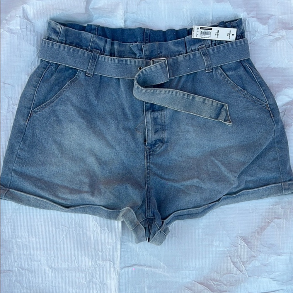 No boundaries denim shorts size 2XL